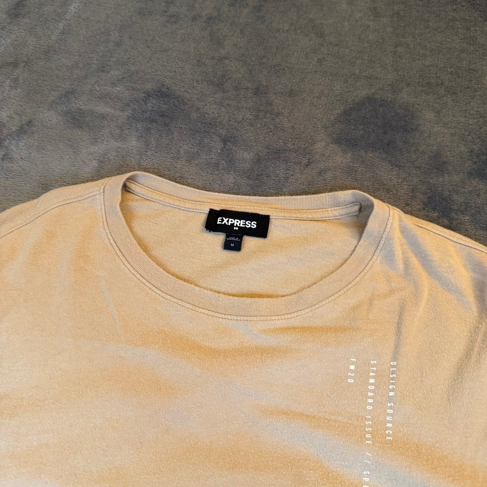 Express Standard Issue T Shirt Mens Medium Tan Long Sleeve Graphic Cotton